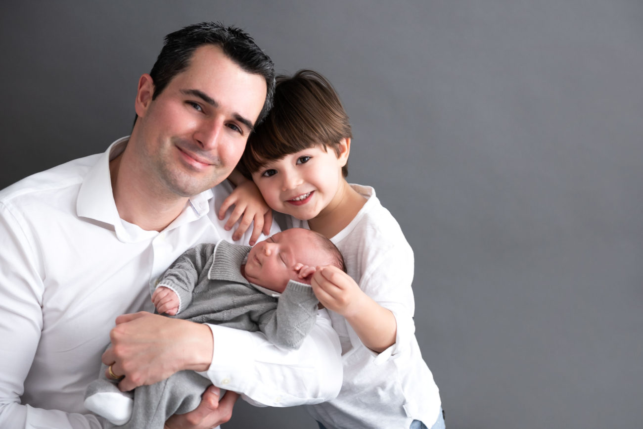 pai com filhos bebê e menino presente para pais dias dos pais fotografia com pais e filhos fotografa de familia sao paulo sp laura alzueta