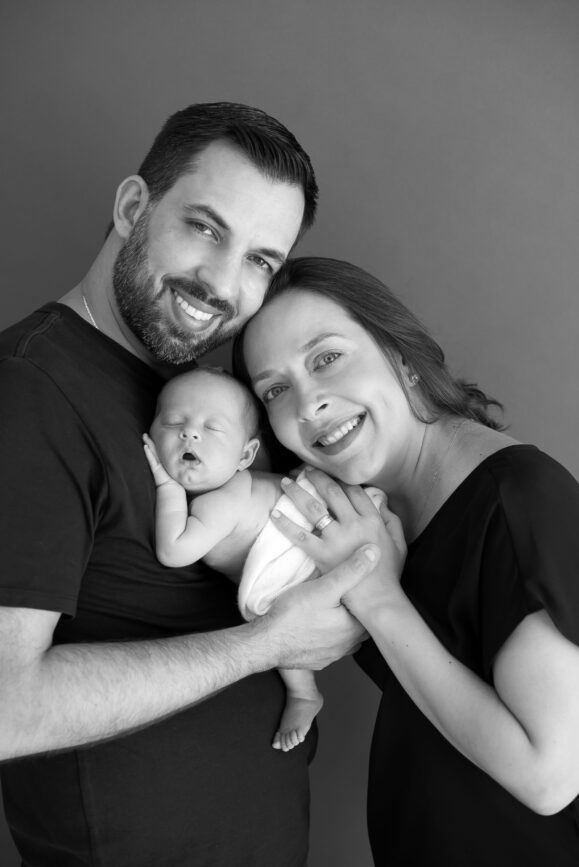 fotos de família em preto e branco, fotografia de família sp, ensaio de família, fotos de estúdio, fotos de família no Instagram