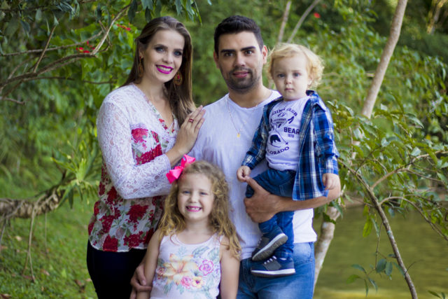 Ensaio fotográfico com o casal Luiz Henrique e Kátia e seus dois filhos, Nícolas e Manuela.