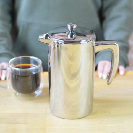 grosche-Dublin-double-walled-stainless-steel-french-press-with-coffee-cup-on-wood-table-SQ