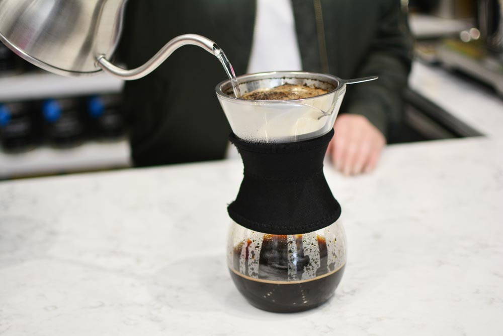 Adding-water-into-the-GROSCHE-Austin-pour-over-coffee-maker-1000