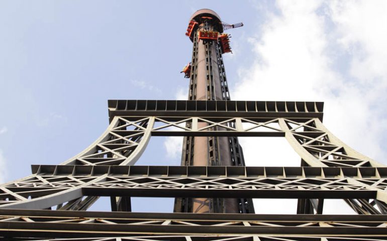 Fechada há 5 anos, Torre Eiffel do Hopi Hari volta em 1 ano; queda pode ser  de pé em 2018, Campinas e Região