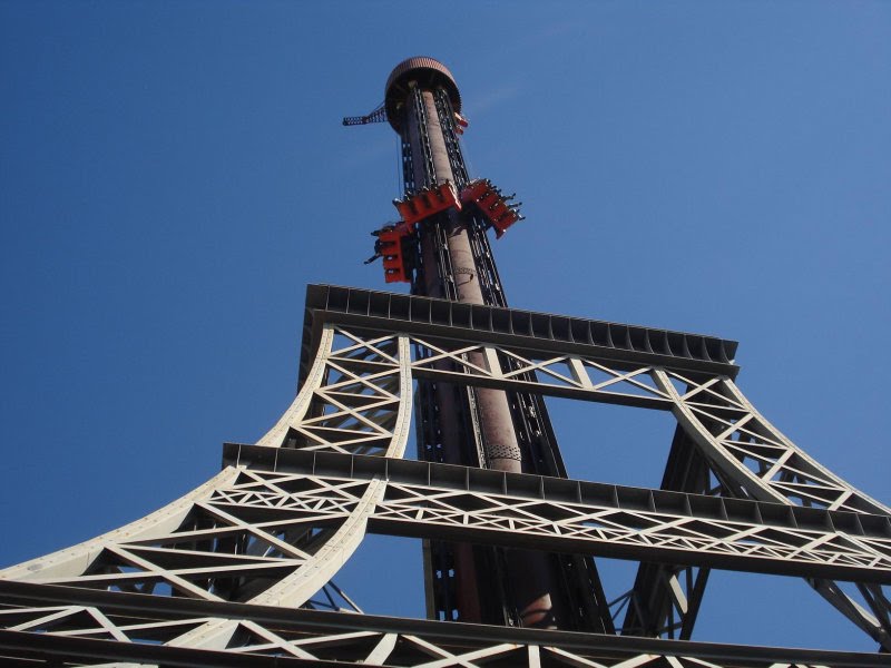 Fechada há 5 anos, Torre Eiffel do Hopi Hari volta em 1 ano; queda pode ser  de pé em 2018, Campinas e Região