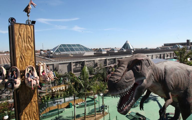 Parque temático 'T-Rex' chega a Goiânia com dinossauros gigantes