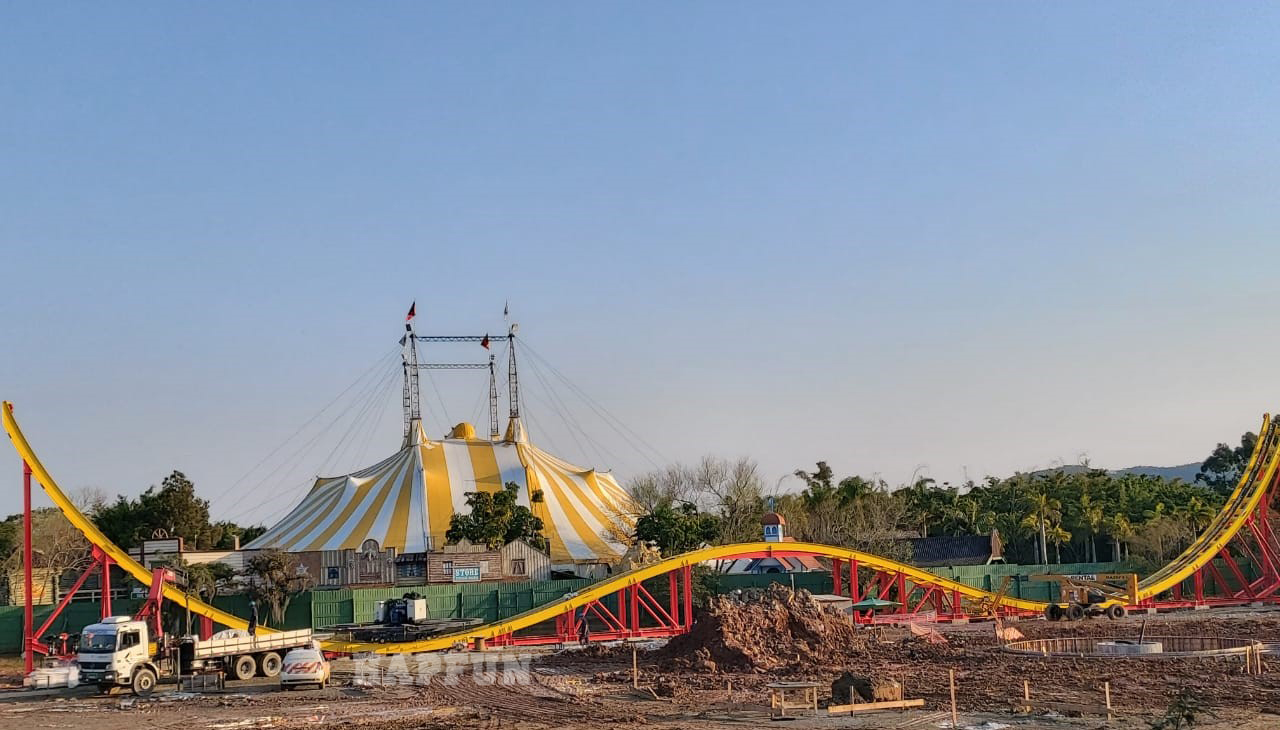 Disk'o Coaster é o novo brinquedo em construção no Parque Beto Carrero