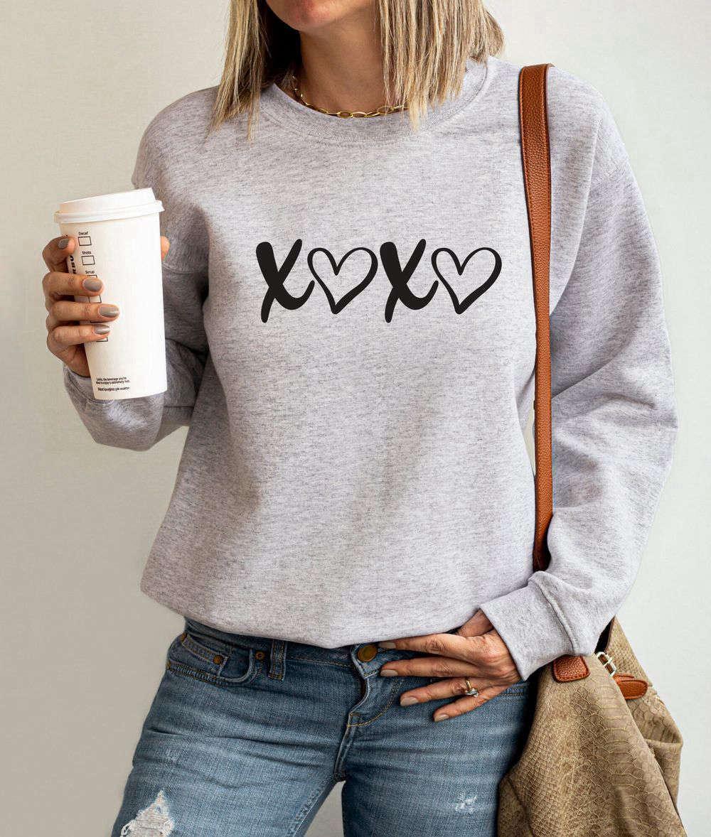 Valentines Sweatshirt, XOXO Sweatshirt, Valentines Sweater, Crewneck Sweatshirt, Womens Valentines Sweatshirt