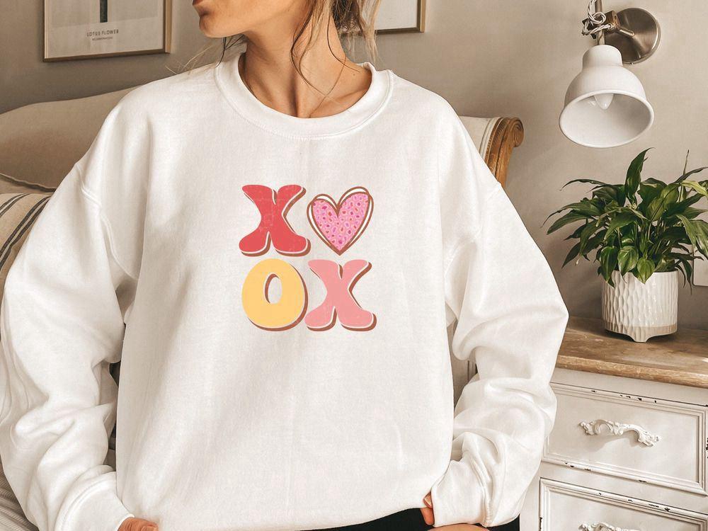 Valentines Sweatshirt, XOXO Sweatshirt, Vintage Sweatshirt, Womens Valentines Sweatshirt