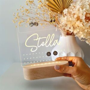 Custom Earring Stand Personalised Name 3D Led Light Wooden Base Custom Mothers Day Gifts 2 kinbuf.jpg