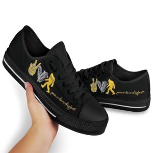 Peace Love Bigfoot Low Top Shoes Low Top Designer Shoes Low Top Sneakers 2 c0dtjm.jpg