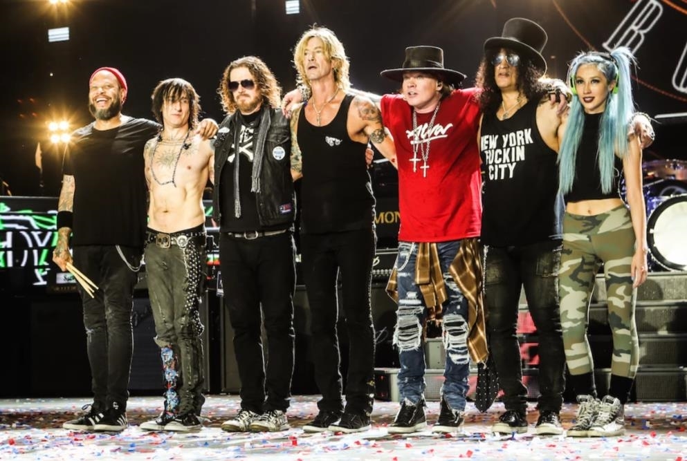 A group costume as the entire Guns N Roses band is an unbeatable choice A group costume as the entire Guns N Roses band is an unbeatable choice
