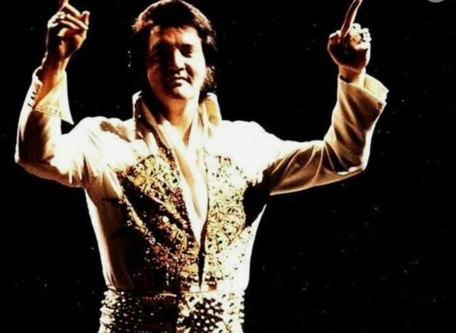 Accessories are crucial when it comes to elevating your Elvis Presley costume