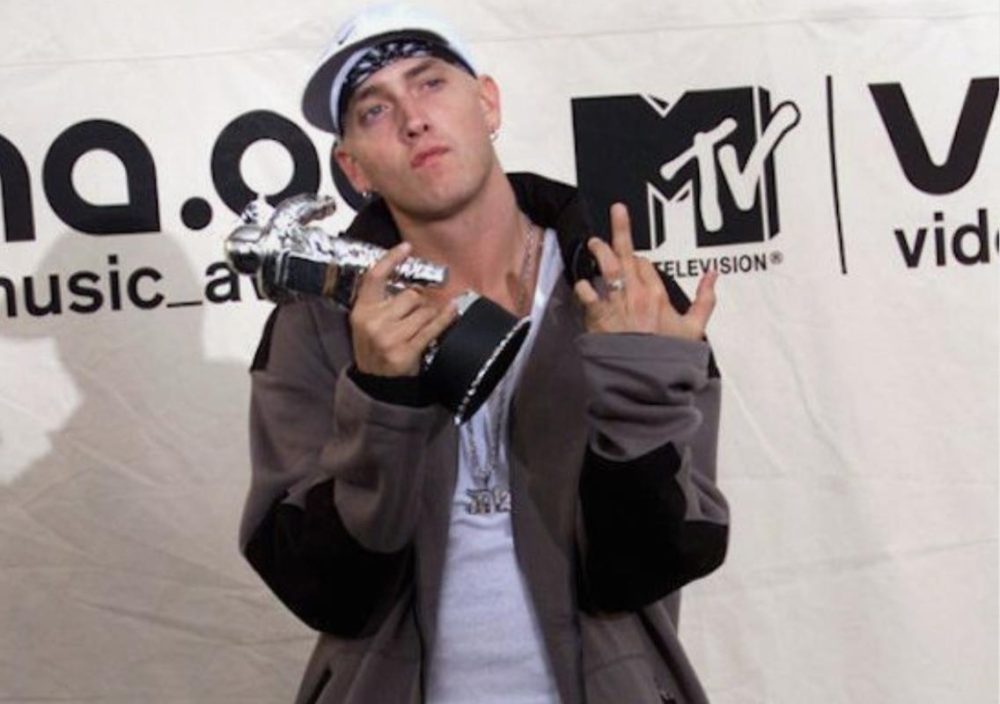 Accessories play a crucial role in bringing the Eminem costume to life