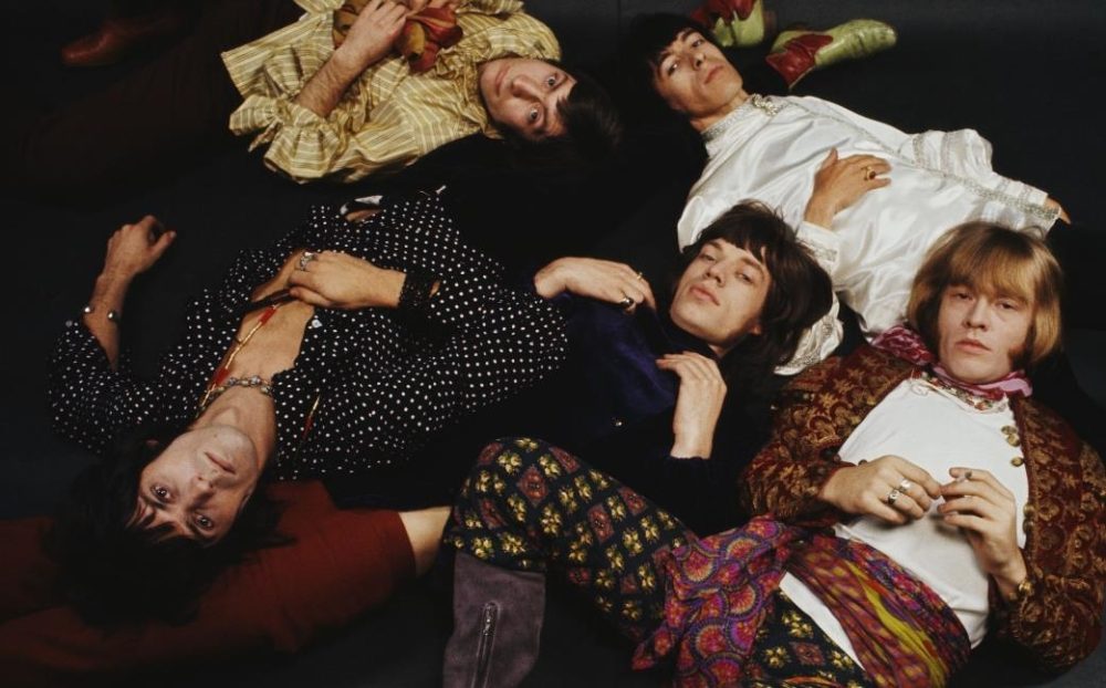 Combining rock and gang symbols is another way to make your costume stand out Combining rock and gang symbols is another way to make your costume stand out