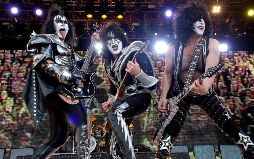 Cosplay events provide a fantastic platform for showcasing your KISS costume