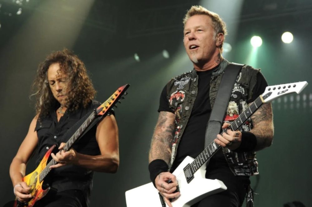 Lars Ulrich’s costume is more athletic and casual Lars Ulrich’s costume is more athletic and casual