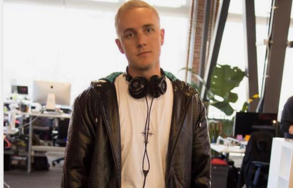 Makeup and tattoos are the finishing touches that can take your Eminem costume from good to great