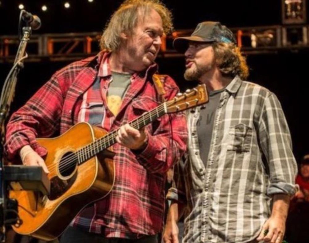 Online shops and marketplaces are a convenient way to find a wide range of items for your Neil Young costume Online shops and marketplaces are a convenient way to find a wide range of items for your Neil Young costume