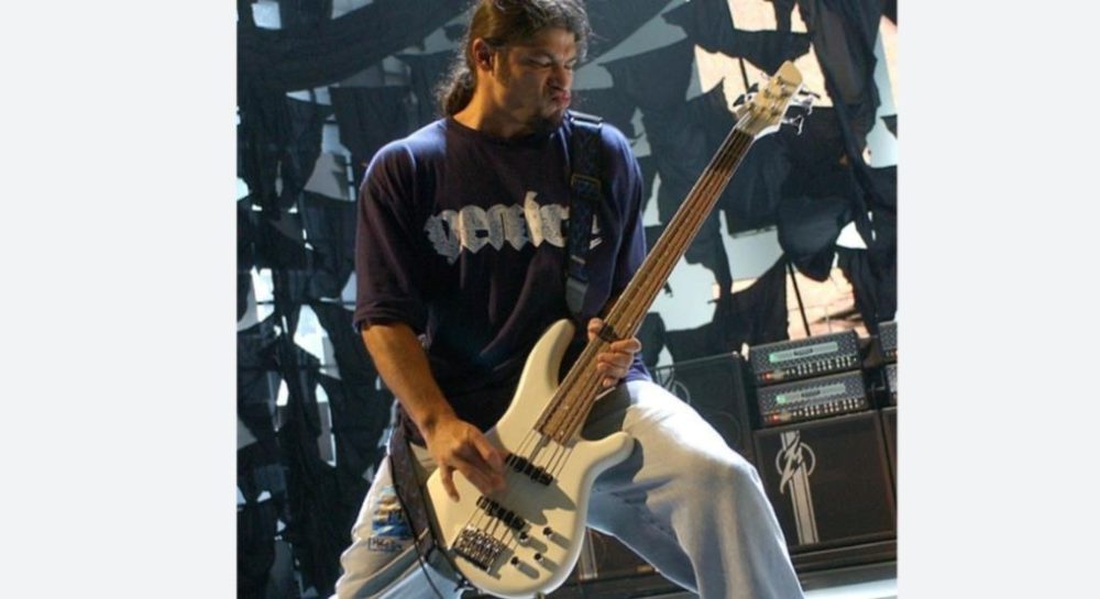 Robert Trujillo’s look is laid back yet powerful Robert Trujillo’s look is laid back yet powerful