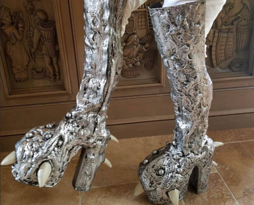 The accessories are what truly bring a KISS costume to life