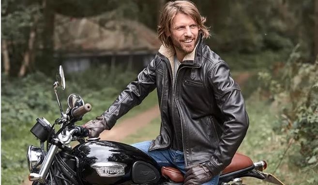 The leather jacket is the cornerstone of the Ramones look The leather jacket is the cornerstone of the Ramones look