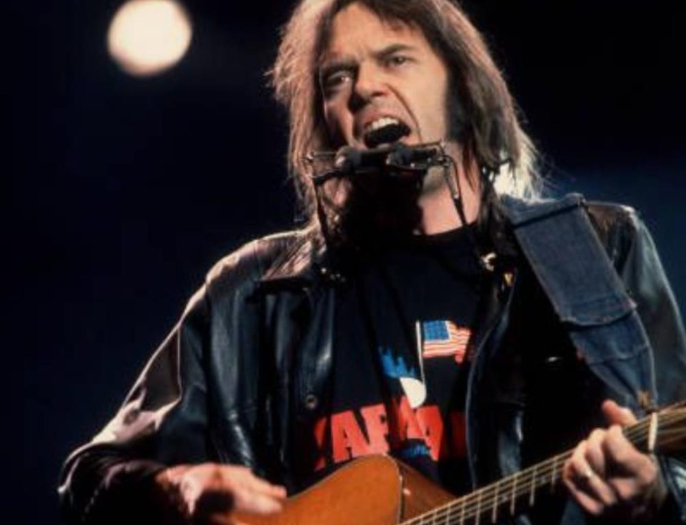 Themed parties that focus on the 60s, 70s, or rock and roll provide another opportunity to don a Neil Young costume Themed parties that focus on the 60s, 70s, or rock and roll provide another opportunity to don a Neil Young costume