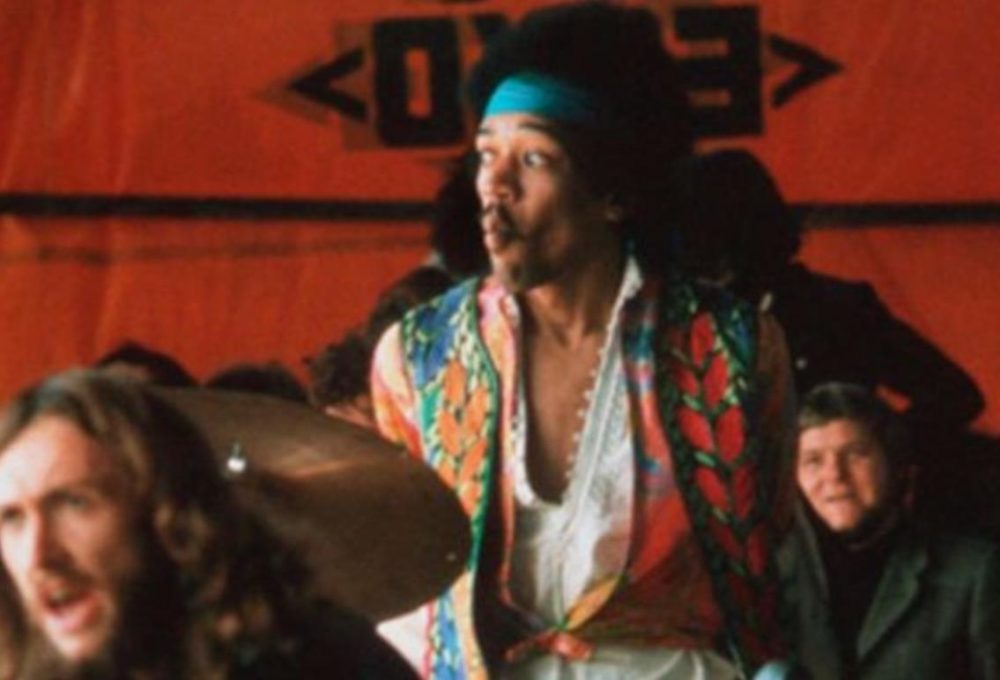 When it comes to showcasing your Jimi Hendrix gangster costume at an event