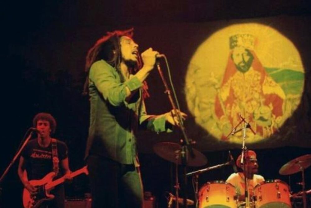 When it comes to sourcing Bob Marley costume pieces, online stores offer a wide variety of options When it comes to sourcing Bob Marley costume pieces, online stores offer a wide variety of options