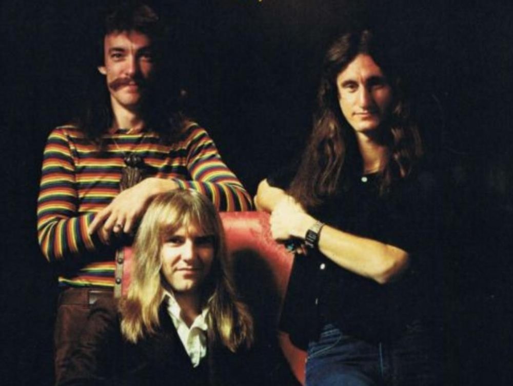 When presenting a Rush costume with a gang theme at events