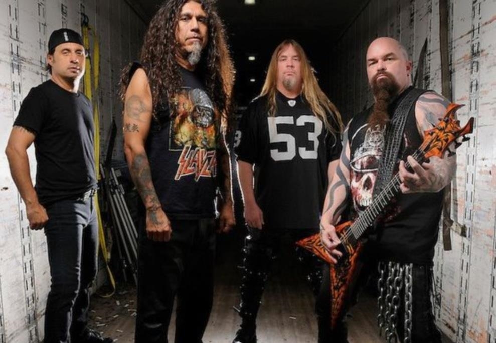 When styling your Slayer costume, makeup and hair are crucial elements When styling your Slayer costume, makeup and hair are crucial elements