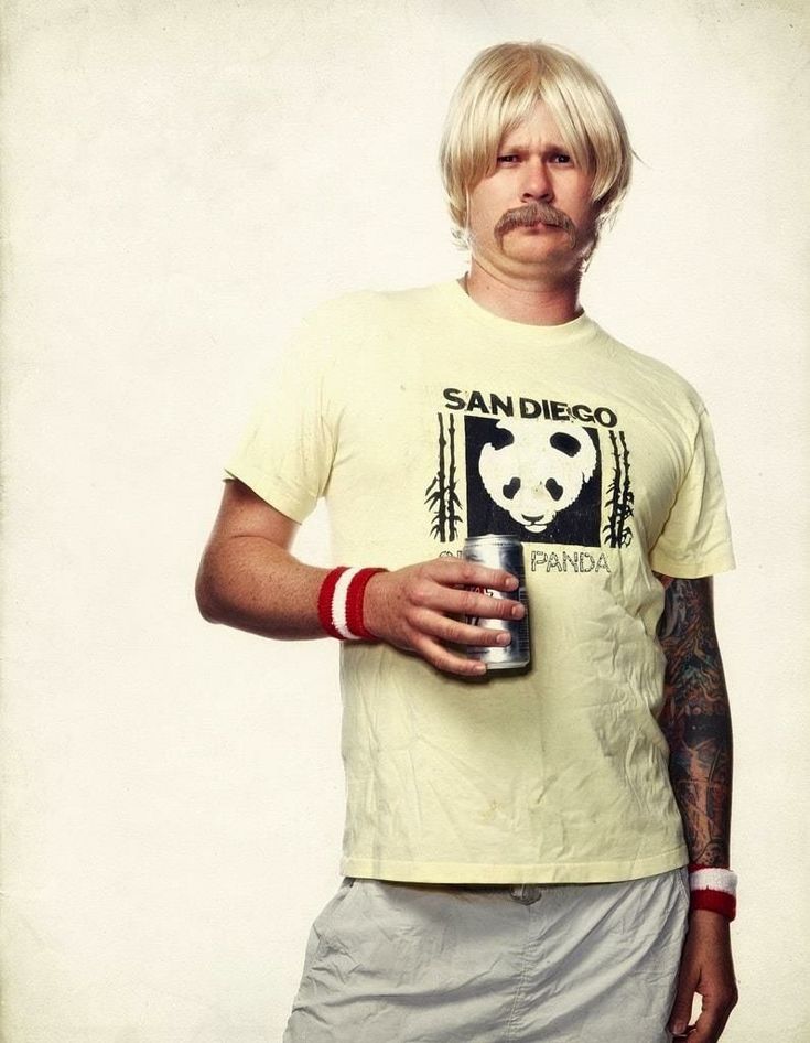 How Old is Tom from Blink-182? 7 How Old is Tom from Blink-182?