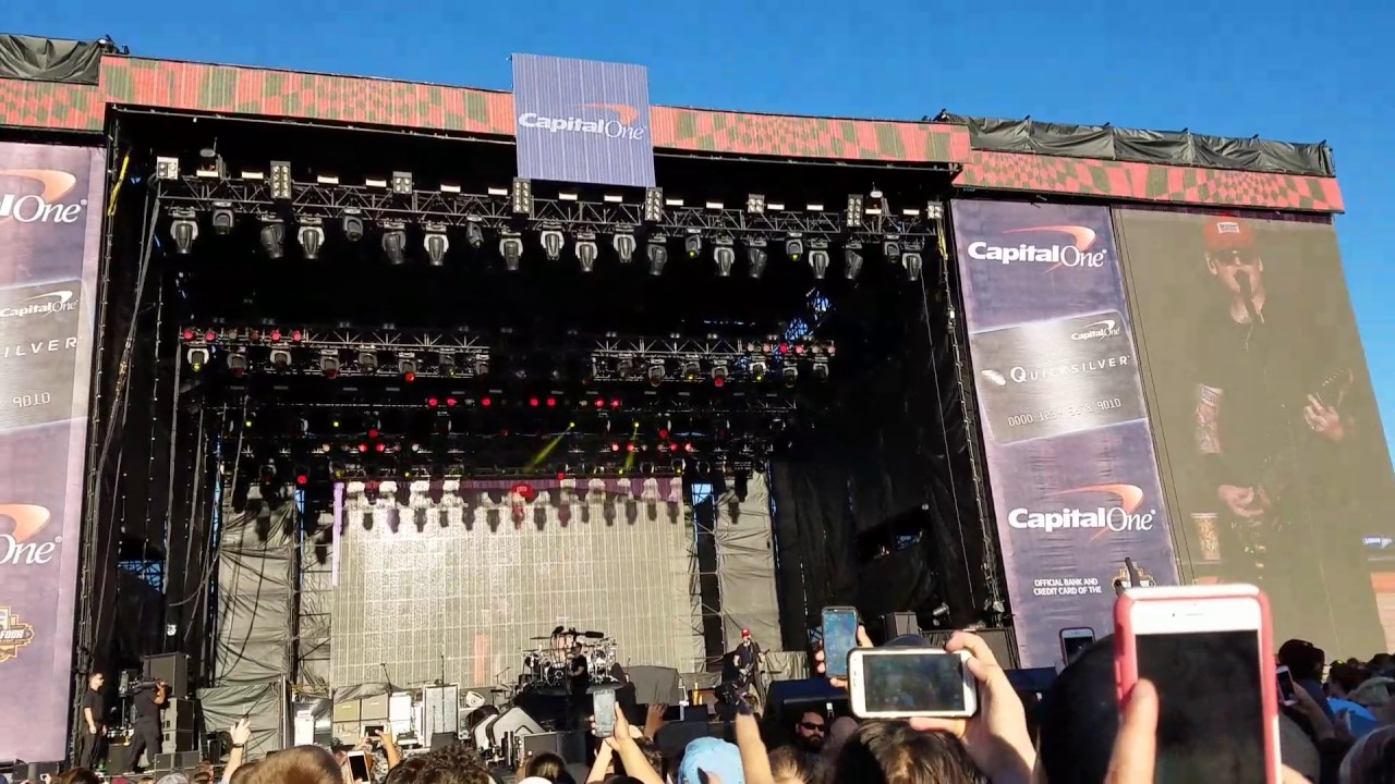 When is the Blink-182 Concert in Phoenix?