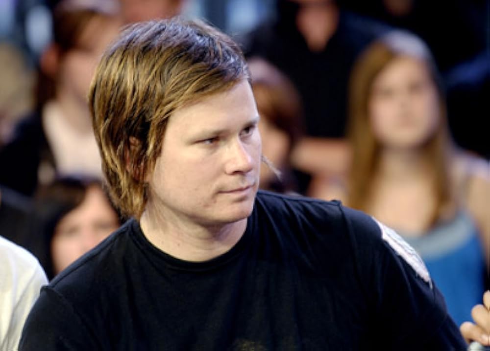 How Much Money Does Tom DeLonge Have? 7 How Much Money Does Tom DeLonge Have?