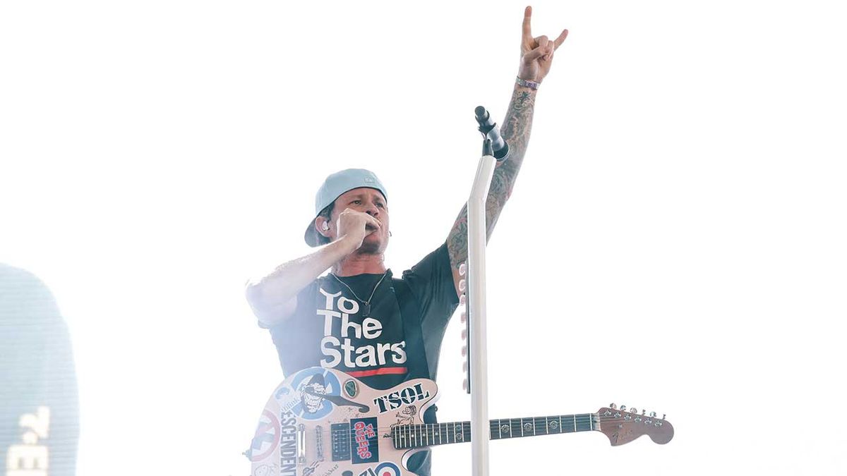 How to Sing Like Tom DeLonge