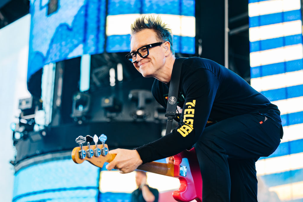 What Glasses Does Mark Hoppus Wear? 7 What Glasses Does Mark Hoppus Wear?