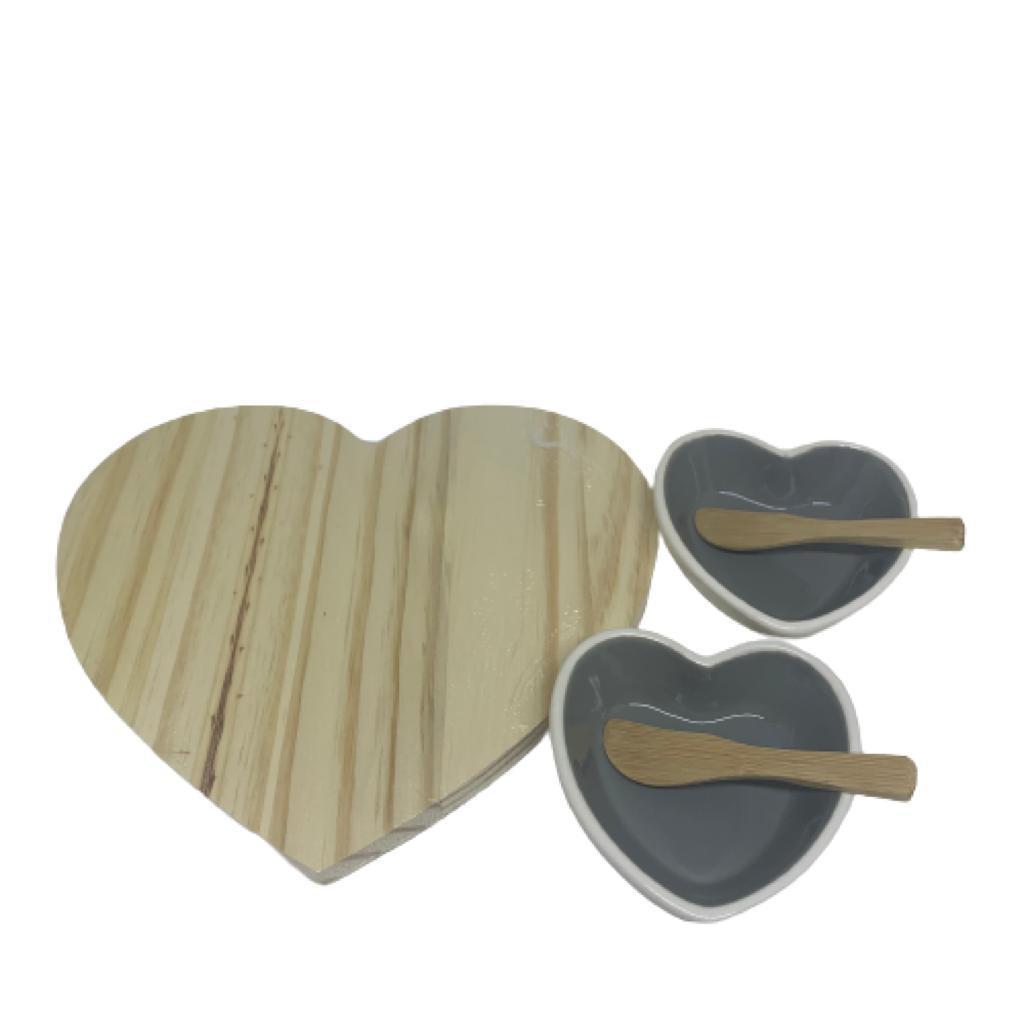 Kit tábua de madeira e bowl de coração com espátulas