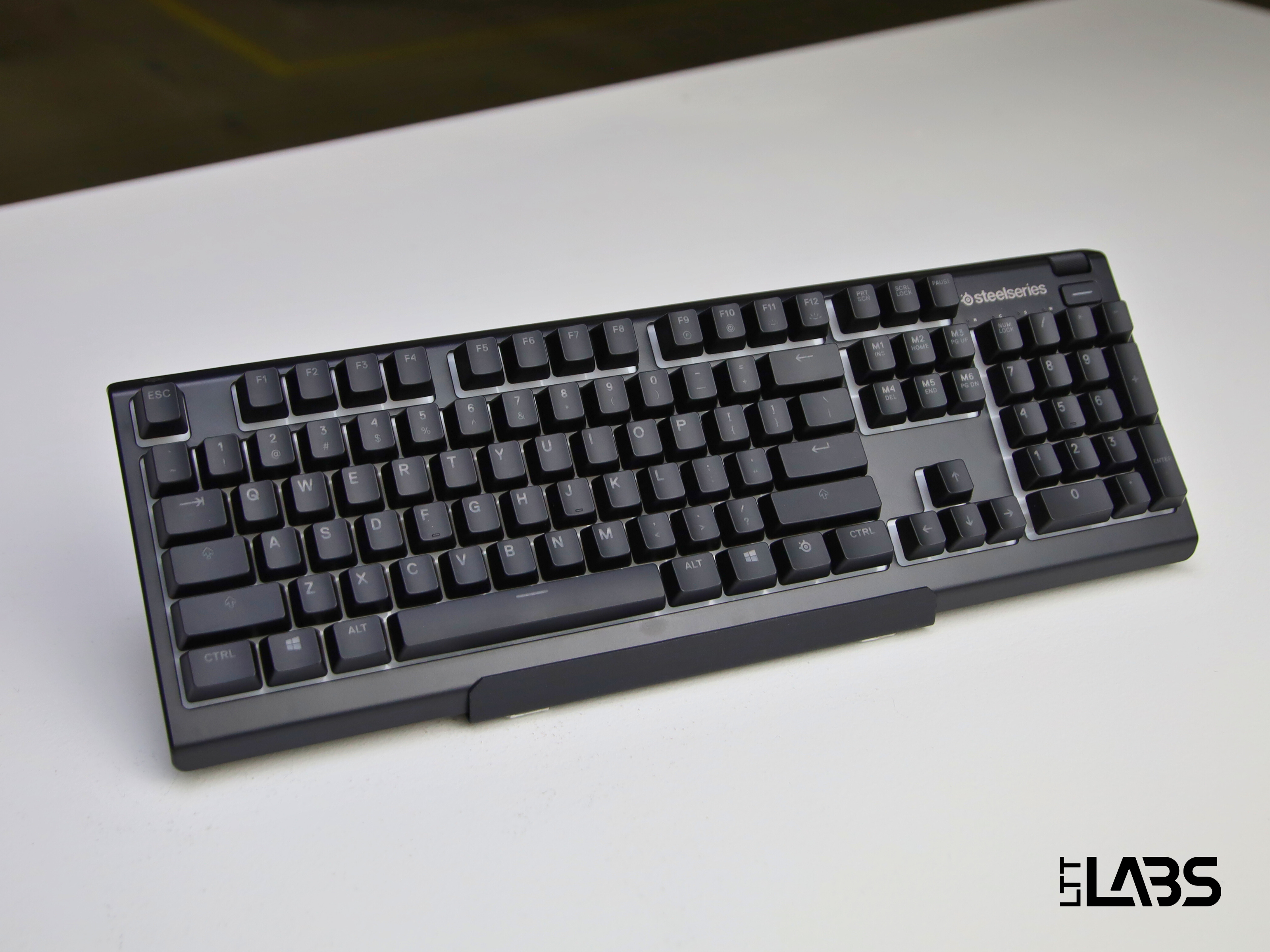 SteelSeries Apex 3 | LTT Labs