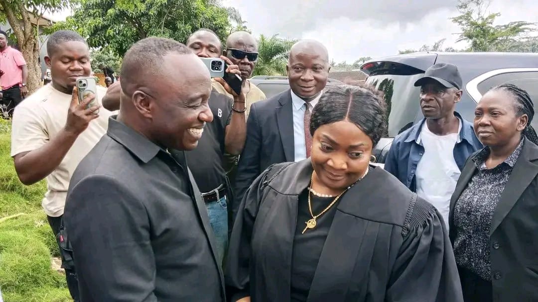 Moye Defends Role in Jewel’s Ouster