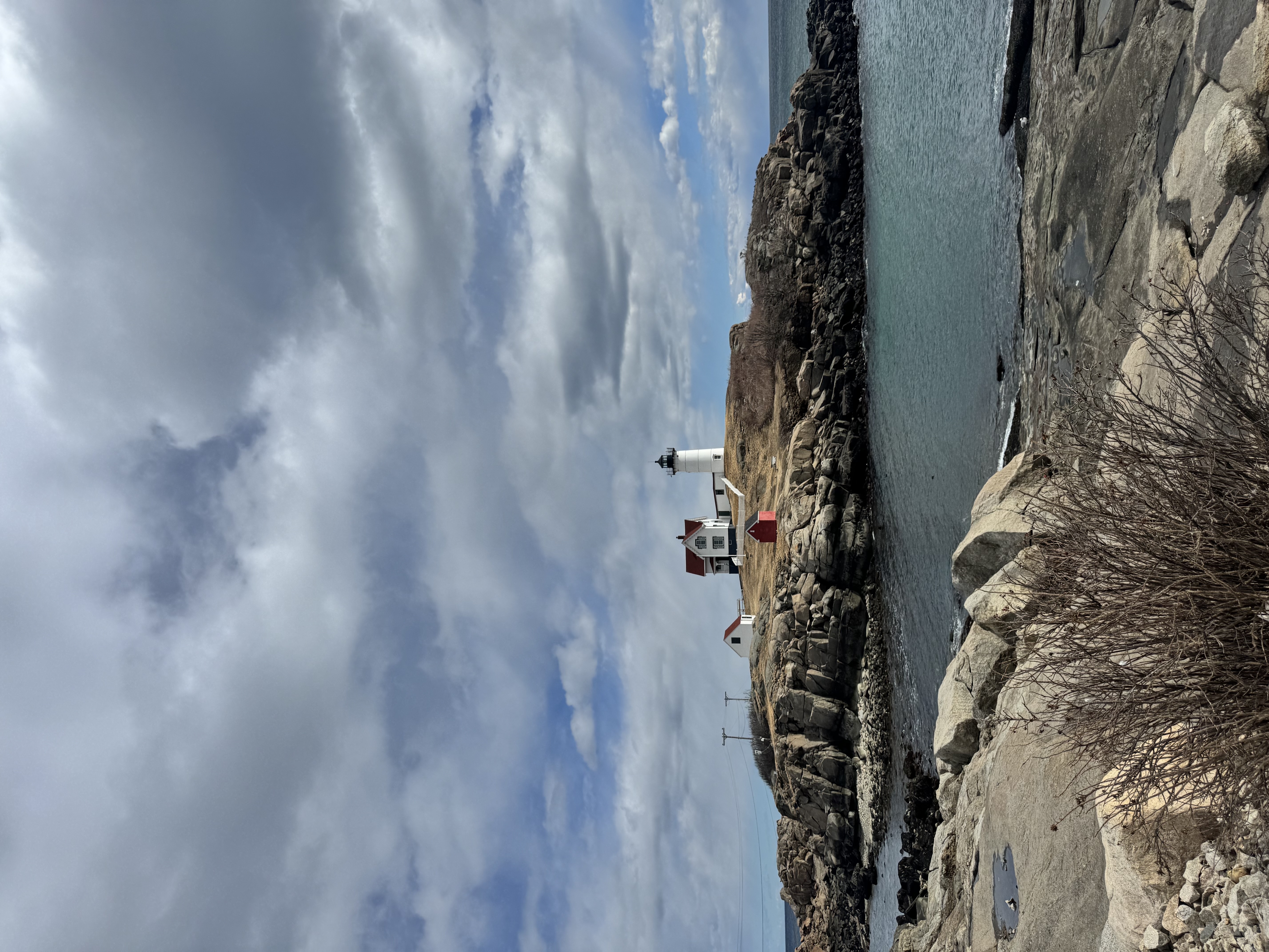Nubble Lighthouse 🌊 - Locava