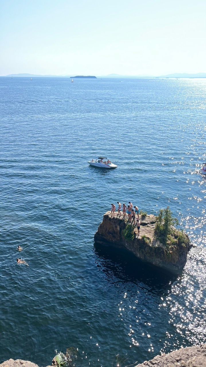 Cliff jumping at North Beach - Locava