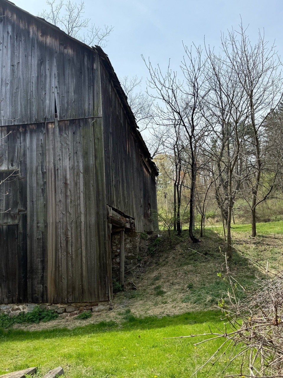 Abandoned Barn Site in US - Locava