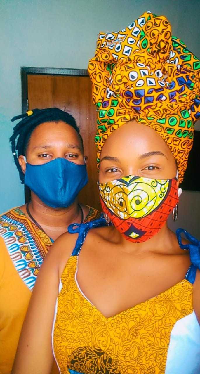 Afro máscara