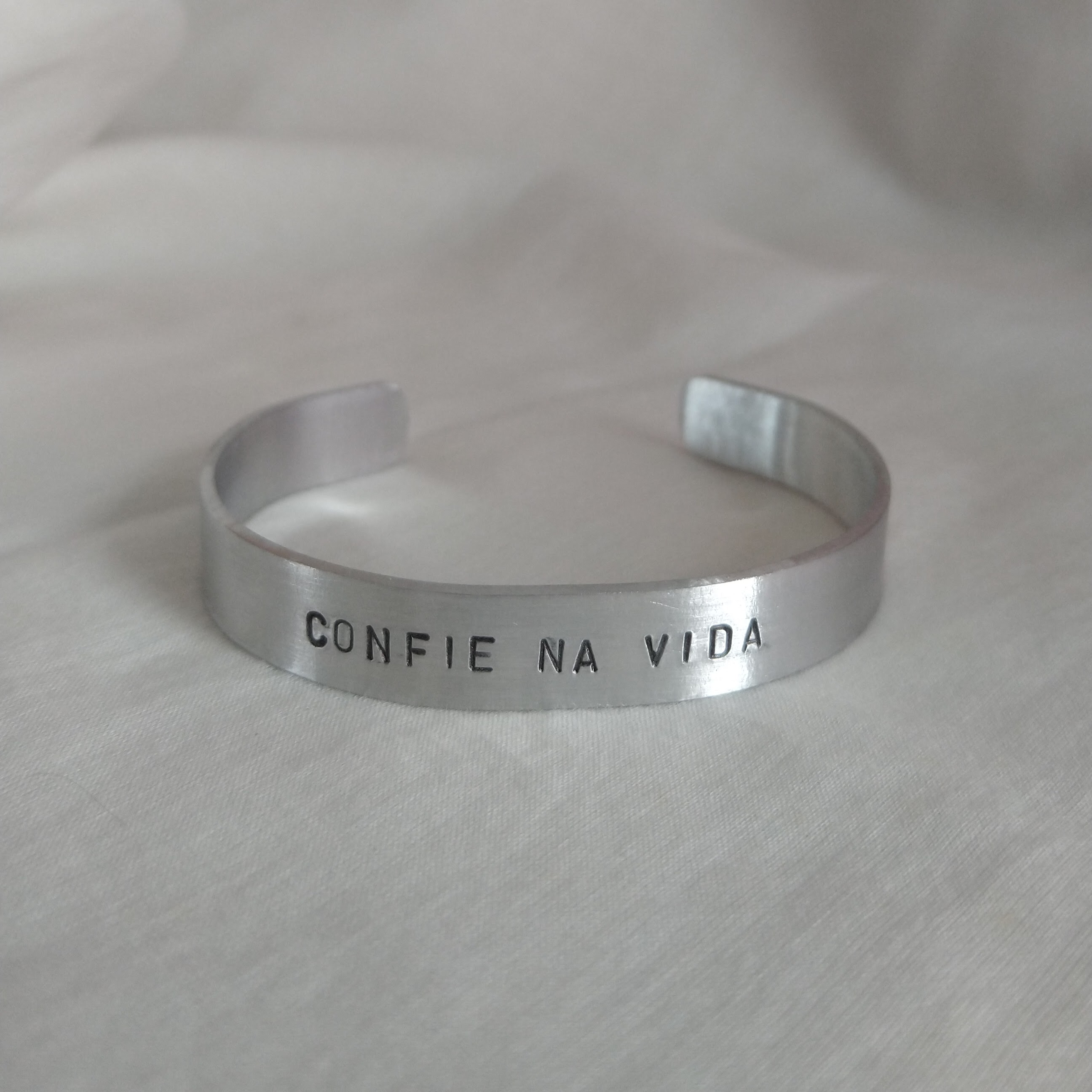 Bracelete Confie na Vida