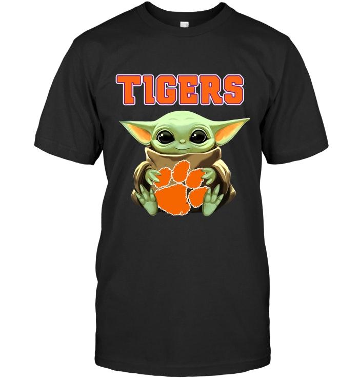 Baby Yoda Loves Clemson Tigers Star Wars The Mandalorian Fan T Shirt