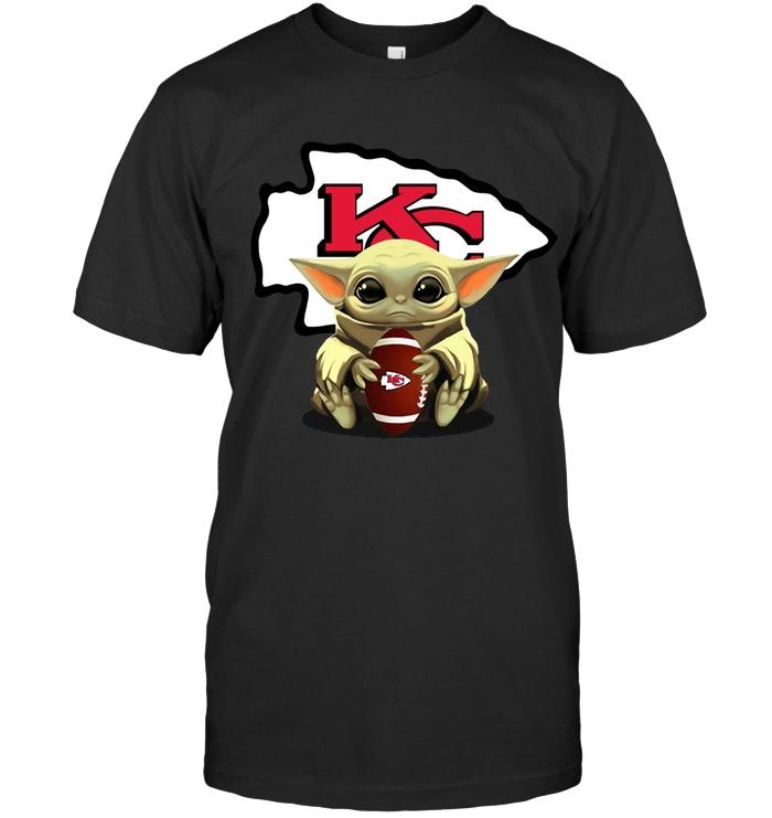 Baby Yoda Mandalorian Hugs Kansas City Chiefs Star Wars Fan T Shirt