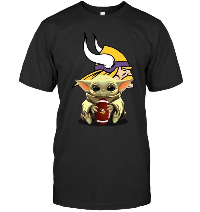 Baby Yoda Mandalorian Hugs Minnesota Vikings Star Wars Fan T Shirt