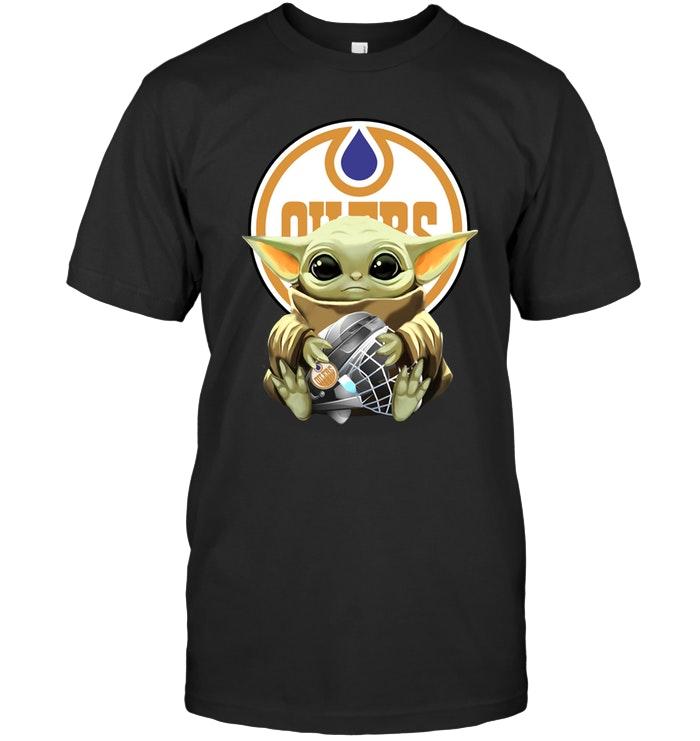 Baby Yoda Mandalorian Hugs Edmonton Oilers Star Wars Fan T Shirt