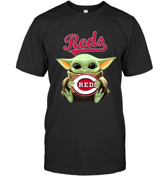Baby Yoda Loves Cincinnati Reds Star Wars The Mandalorian Fan T Shirt