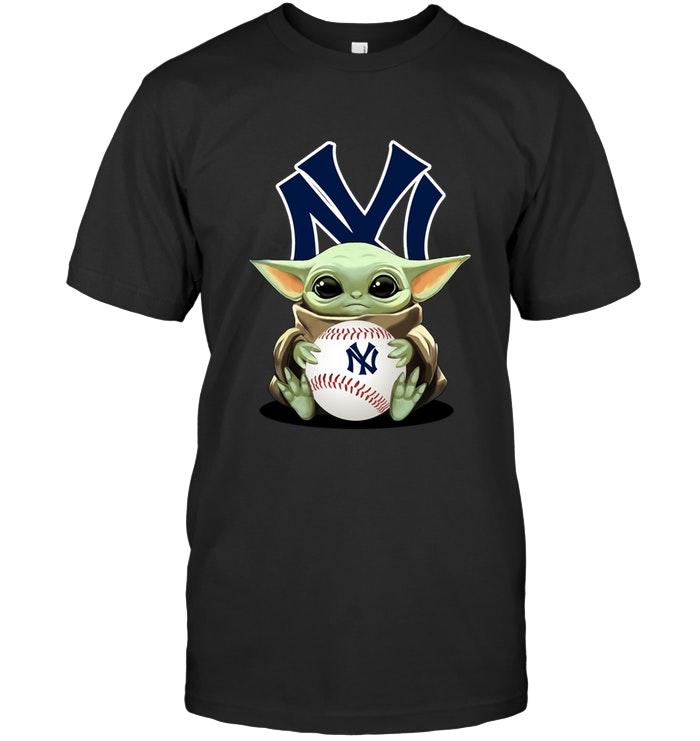 Baby Yoda Mandalorian Hugs New York Yankees Star Wars Fan T Shirt