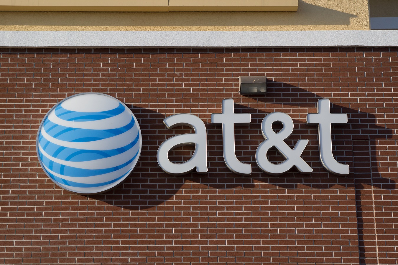 Sell AT&T as it faces challenges in growing revenues and earnings - Rich Picks Daily