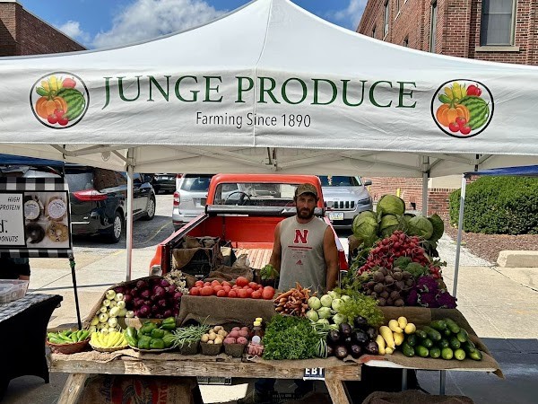 Junge Produce